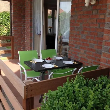 Helle Erdgeschossferienwohnung Mit Sonniger Terrasse Daire *