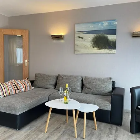 Helle Erdgeschossferienwohnung Mit Sonniger Terrasse * Wittmund